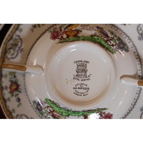 121 - Extensive Copeland Late Spode 'Chelsea' pattern dinner service with retailers marks for Harrods of K... 