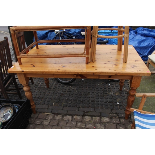 442 - Pine Farmhouse table with single drawer and turned supports