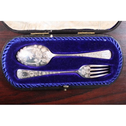 222 - Cased Silver brightly cut Spoon & Fork in fitted velvet lined case Sheffield 1904 62g total weight