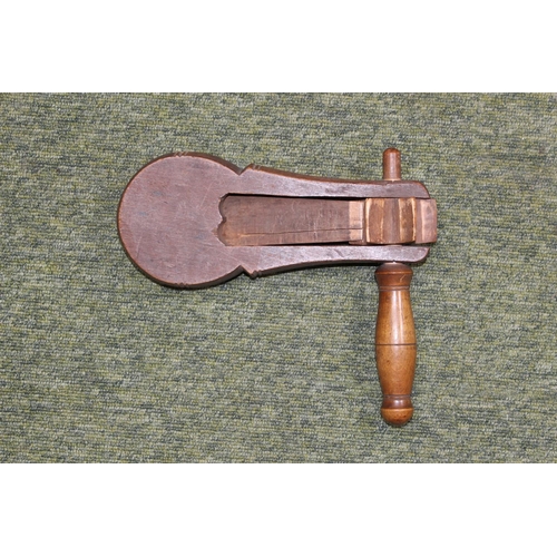 238 - WWI Gas rattle of Walnut construction