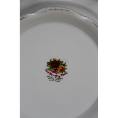 72 - Extensive Royal Albert Old Country Roses part dinner set