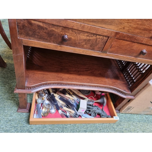 262 - Good Quality Mahogany 3 drawer unit with gallery over apron under tier and square legs