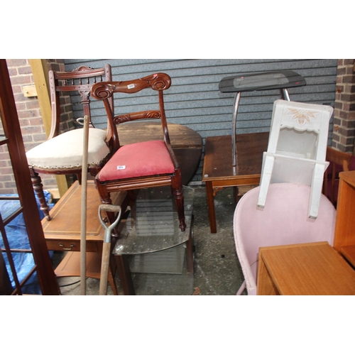 386 - Collection of assorted furniture