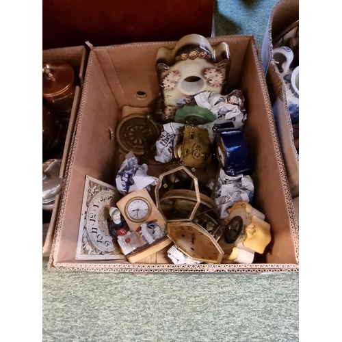 118 - Box of assorted Clock movements and clocks