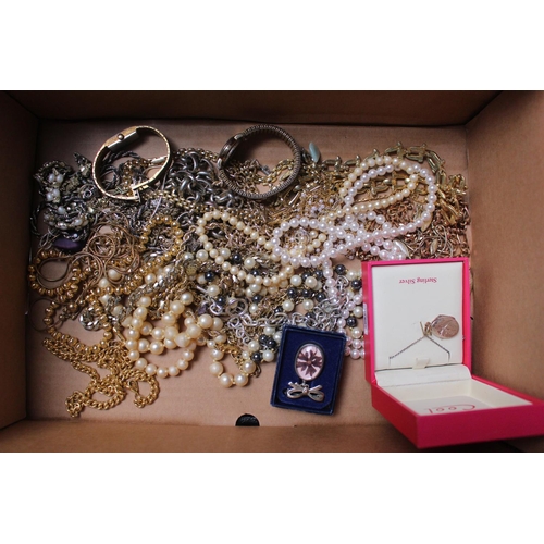 280 - Collection of assorted jewellery inc. Necklaces, watches etc