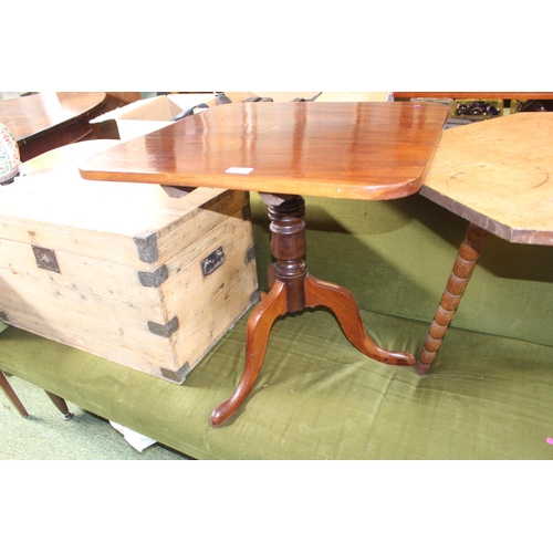 322 - 19thC Mahogany square topped table on tripod supports