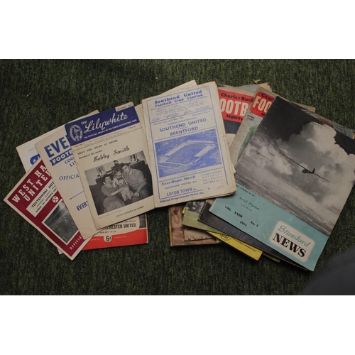 40 - Collection of assorted Football programmes inc. Arsenal v Colchester United 1958, West Ham United v ... 