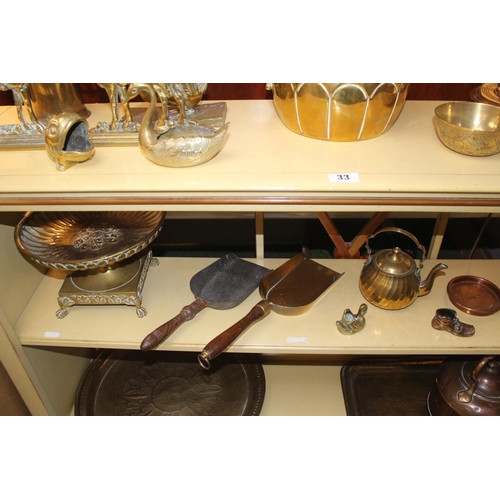 33 - Large collection of assorted Brass and Copperware