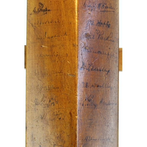 25 - A Jack Hobbs Extra Special The Oval cricket bat with 63 signatures including by both the South Afric... 