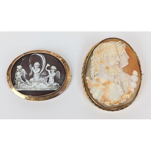 252 - Large 19thC Oval Cameo depicting a man and woman in yellow metal mount with safety chain 6cm x 5cm a... 