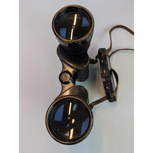 186 - WW2 German Army Binocular E.LEITZ, WETSLAR, DIENSTGLAS 10 x 50. Case with eagle and swastika, dated ... 