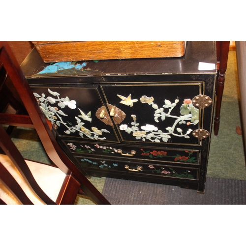 529 - Japanese lacquered cabinet