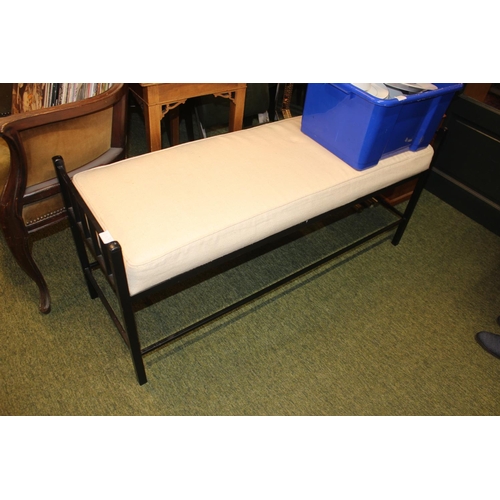 567 - Upholstered metal framed seat