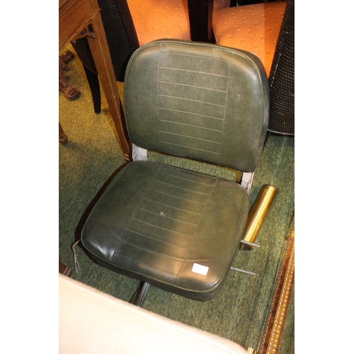 571 - Vintage Car Seat