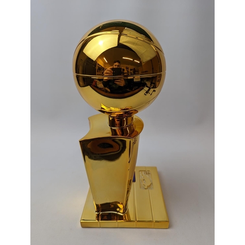 119 - Fanatics Los Angeles Lakers, 2020 NBA Finals Champs) Replica Trophy BKMILAK002