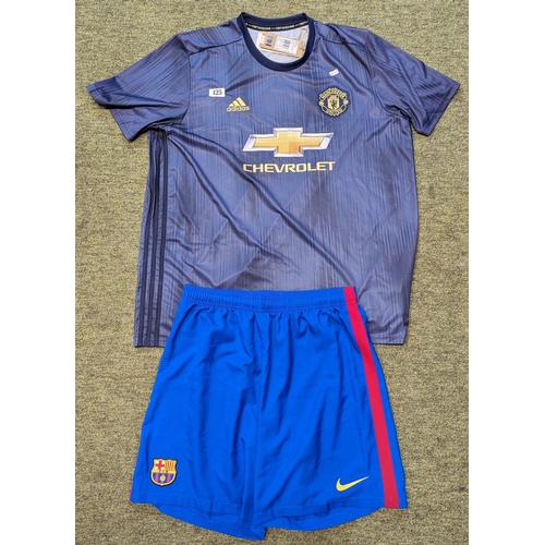 125 - Pair of Nike Barcelona Shorts, Size XL Dri -Fit & a Manchester United 2018/19 Adidas Football Jersey... 