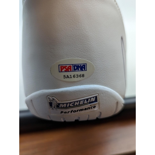 47 - White Everlast boxing boot, Boxing Hall of Famers multi signed boot to include Marvin Hagler, Sugar ... 