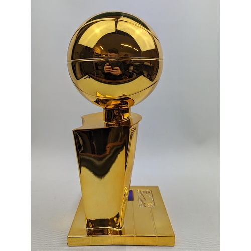 84 - Fanatics Los Angeles Lakers, 2020 NBA Finals Champs) Replica Trophy BKMILAK002