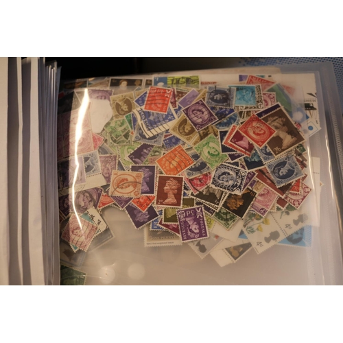 178 - Large collection of Commonwealth and Worldwide Stamps used and unused