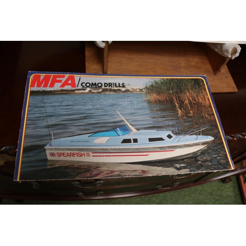 202 - MFA Comodrills Spearfish Remote control boat