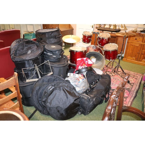 173 - Mapex Drum Set 005819 with travelling cases and assorted accessories