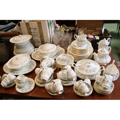 175 - Extensive Royal Standard Garland pattern dinner service