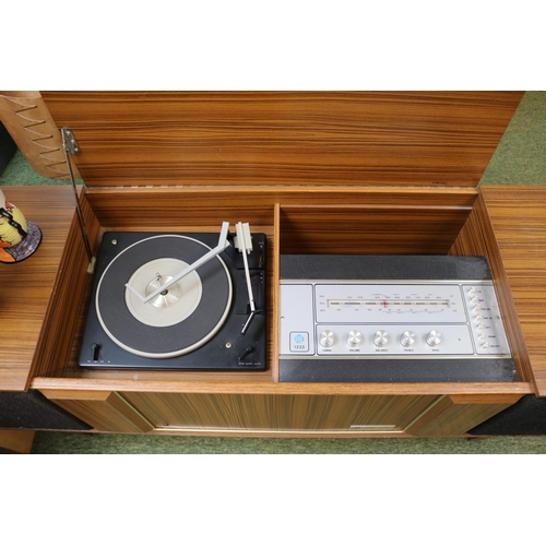 300 - Pye of Cambridge Radiogram