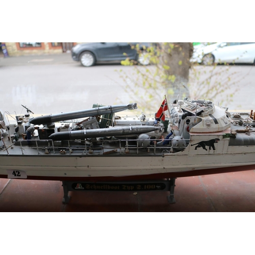 42 - Schnellboot type S-100 Torpedo Boat by Italeri