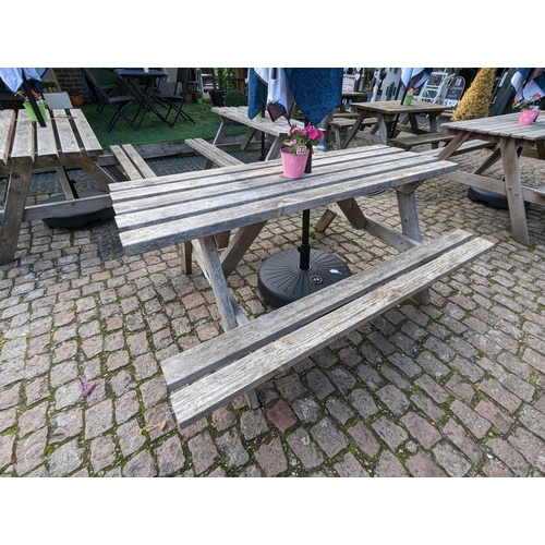 374 - Garden Picnic Bench with Guinness Umbrella and base