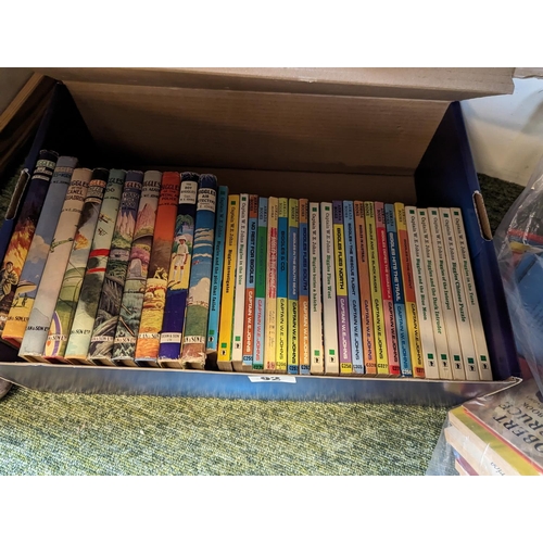 92 - Collection of Vintage W E John Biggles books and assorted children's books