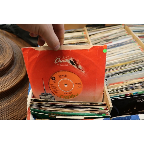 119 - Large box of assorted Vinyl Singles inc. The Steve Miller Band, Frankie Valli, Tony Christie etc