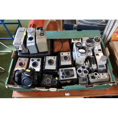 134 - Collection of assorted Cameras inc. Kodak Ambassador, Brownie, Jelco Automatic etc