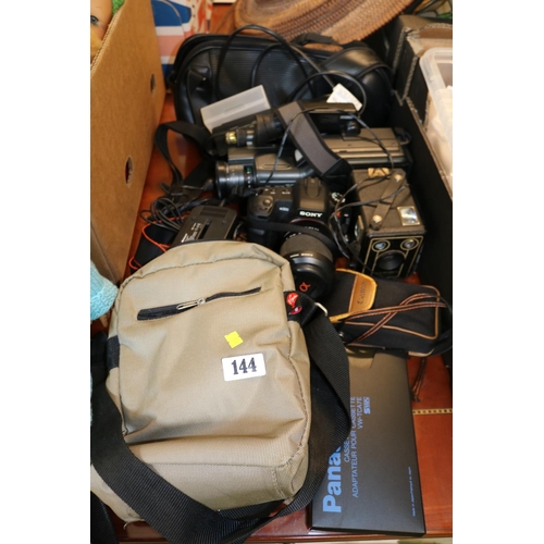 144 - Collection of assorted Sony and other Cameras inc. Sony a200, Brownie Box camera etc