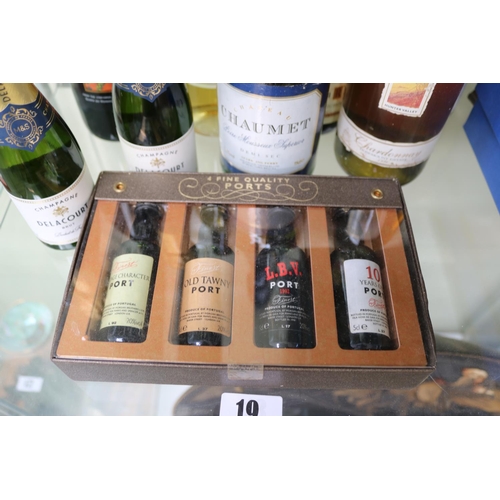 19 - Collection of assorted Wines and a cased set of Fine Quality Ports