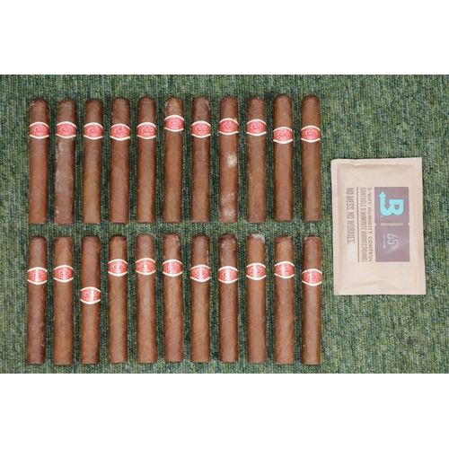 66 - Box of 22 Romeo Y Julieta No.3 in a Camacho Case