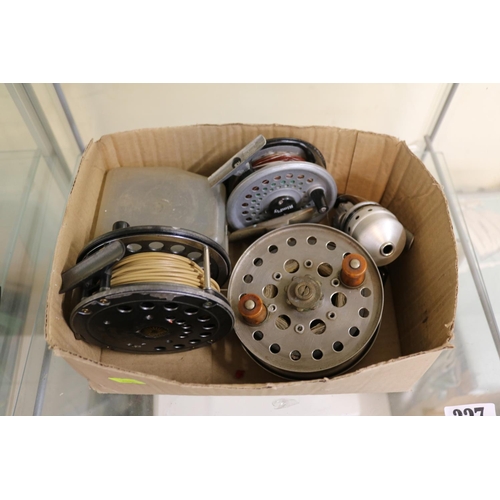 327 - Collection of assorted Fly Reels inc, Rimfly, Daiwa etc