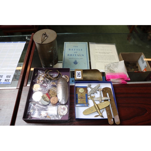 342 - Collection of Military related items inc. RAF and Army; RAF Sweetheart compact, Brass Shell gong, Ba... 