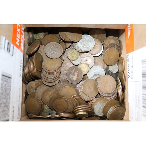 351 - Collection of assorted 19thC and later Copper pennies and other coins