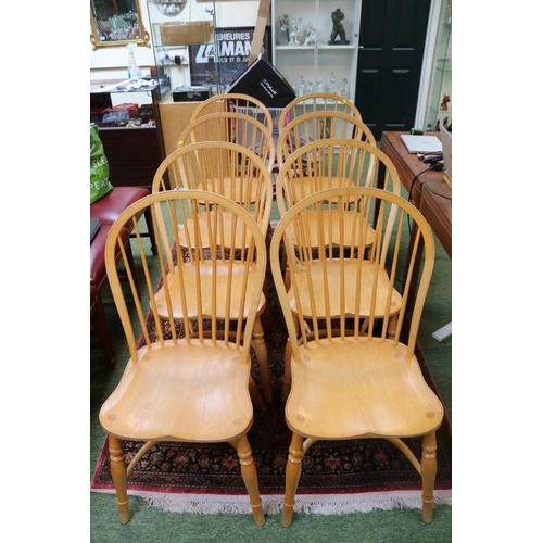 440 - Good quality Set of 8 Shaker style chairs with carved seat and crinoline stretcher