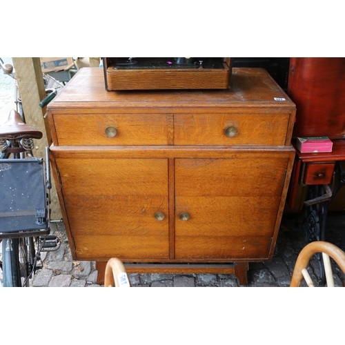 513 - Oak Deco Cabinet