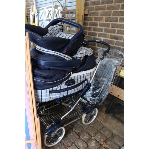 523 - Mamas & Papas Pushchair system