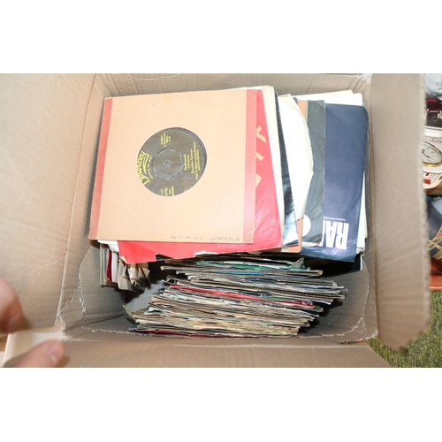 142 - Large Collection of Singles inc. David Cassidy, Neil Sedaka etc