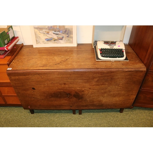 376 - Large 19thC Mahogany Drop leaf dining table on straight legs and supports