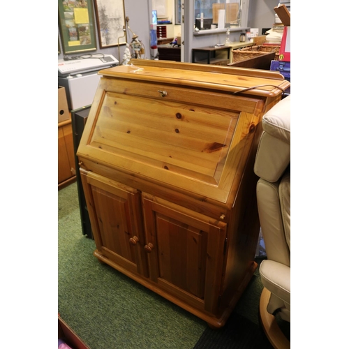 414 - Pine Fall front bureau with fitted interior