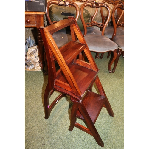 426 - 20thC Mahogany Library Chair/steps