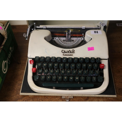 81 - Vintage Oliver Courier Travelling typewriter