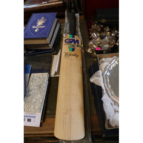 99 - Gunn & Moore cricket bat signed by Nottinghamshire 1992 & Durham 1992 to reverse