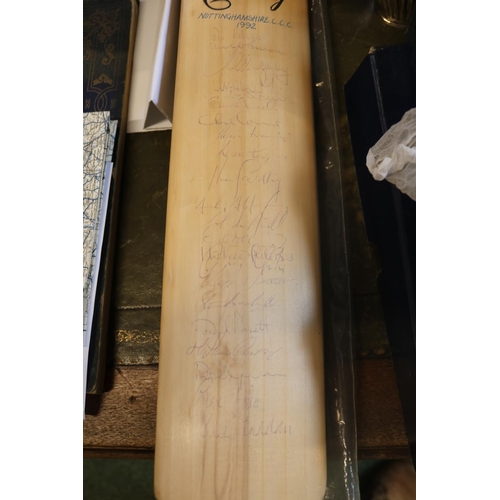 99 - Gunn & Moore cricket bat signed by Nottinghamshire 1992 & Durham 1992 to reverse