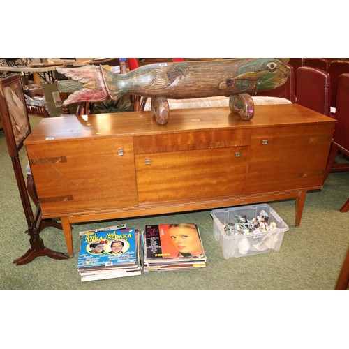 386 - 20thC Sideboard on tapering legs