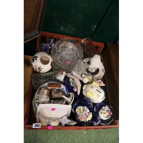 204 - Tray of assorted Ceramics to include Masons, Arthur Wood Money Pig etc